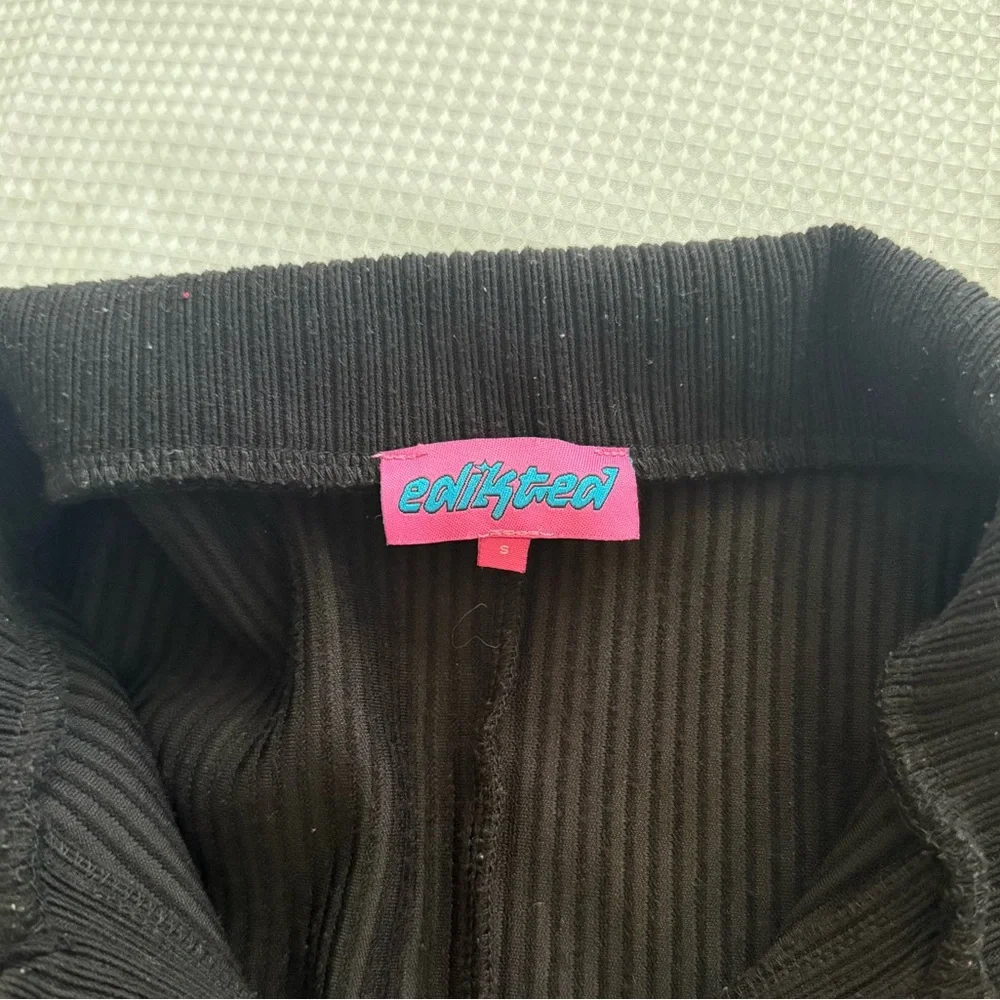 🟡 Edikted Lucia Ribbed Romper - Picture 5 of 5